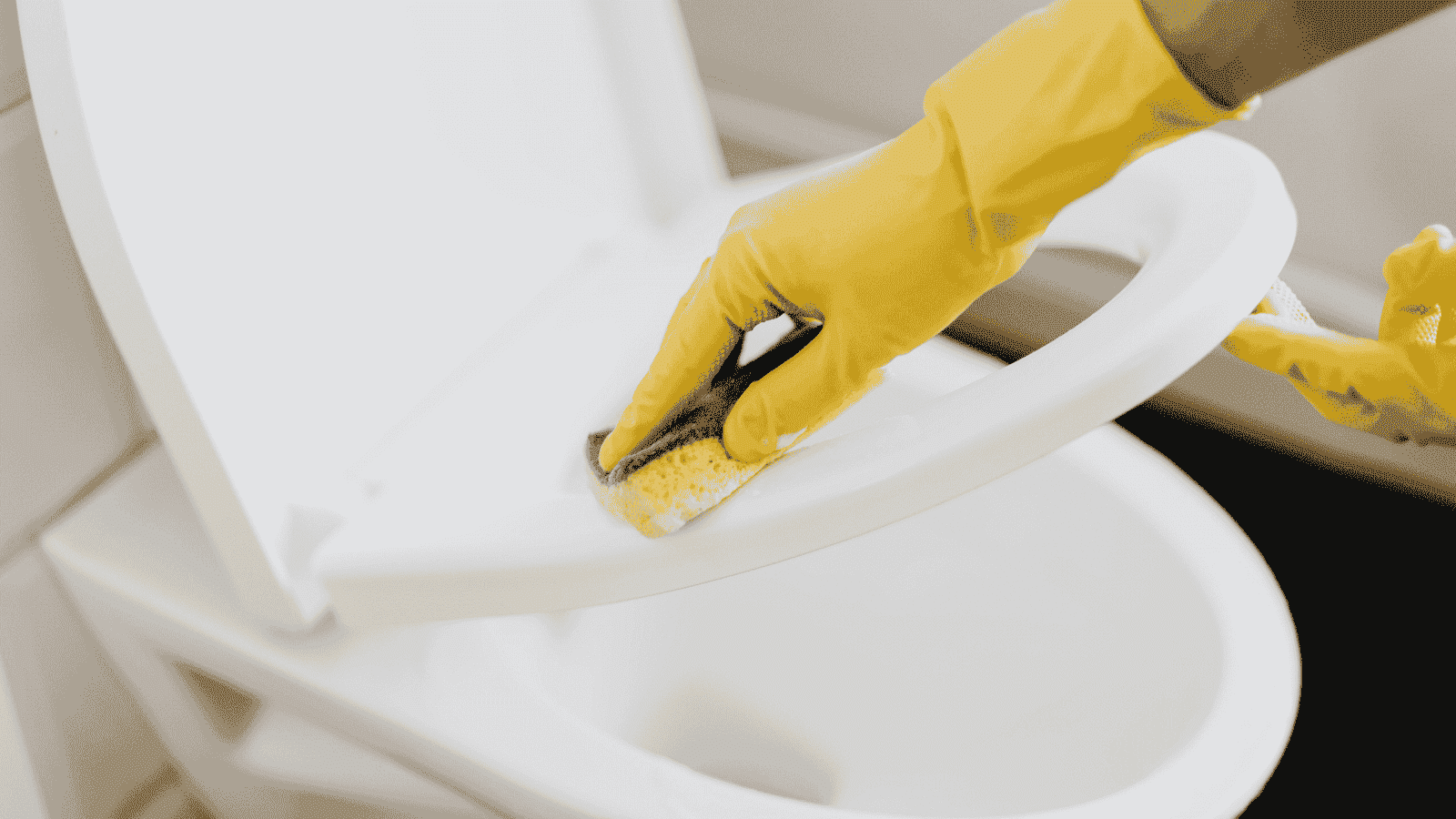 Bathroom deep cleaning service by 302CleanIt for homes in New Castle County DE